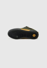 Quattro olive-black Oberansicht