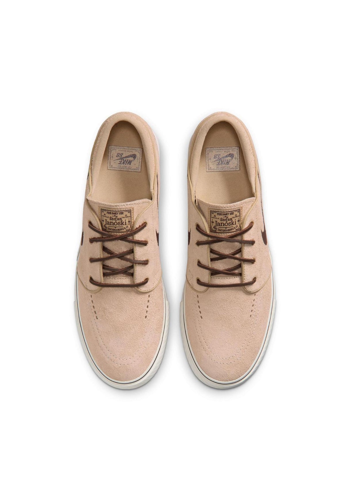 Janoski OG+ linen-lightchocolate-sail Closeup1