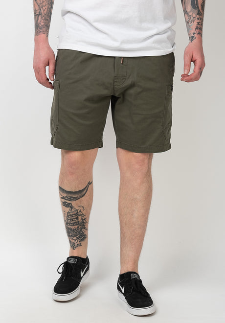 Dominik|1,85|L
