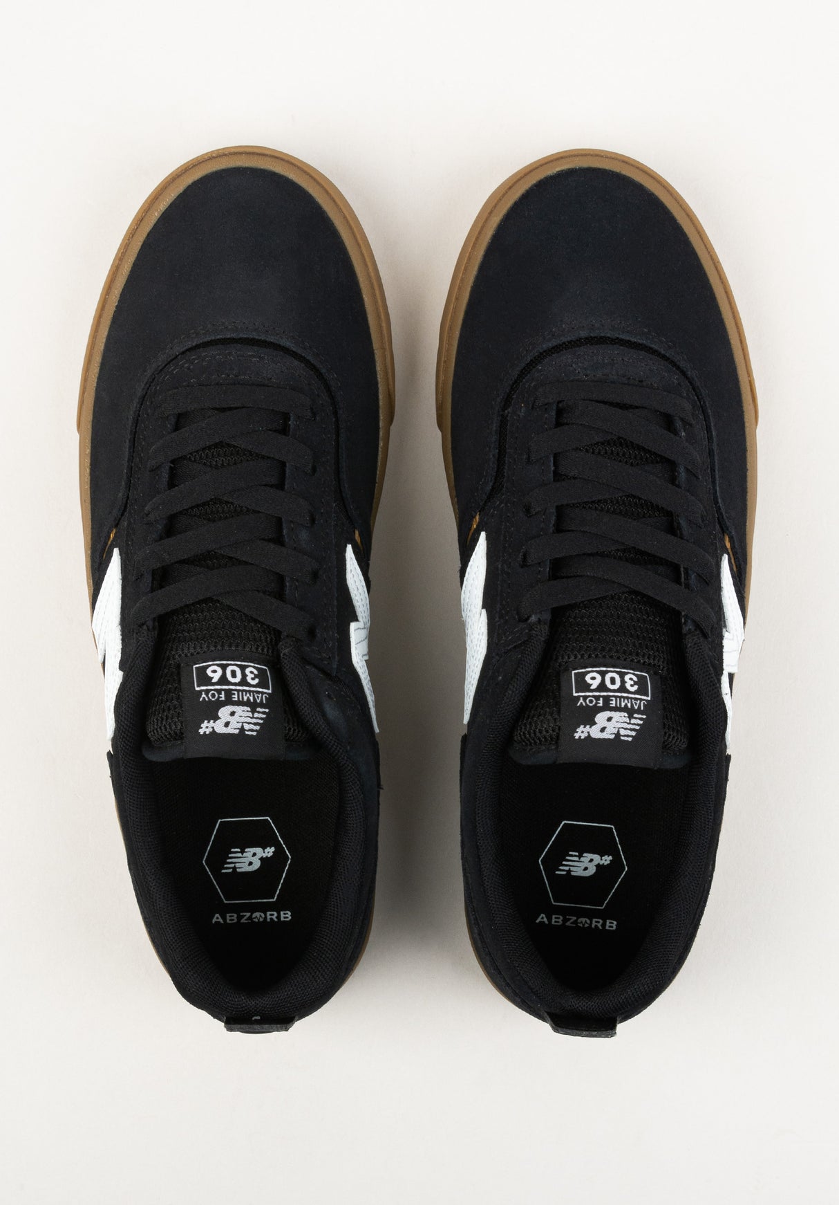 306 Jamie Foy black-gum-suede Closeup2