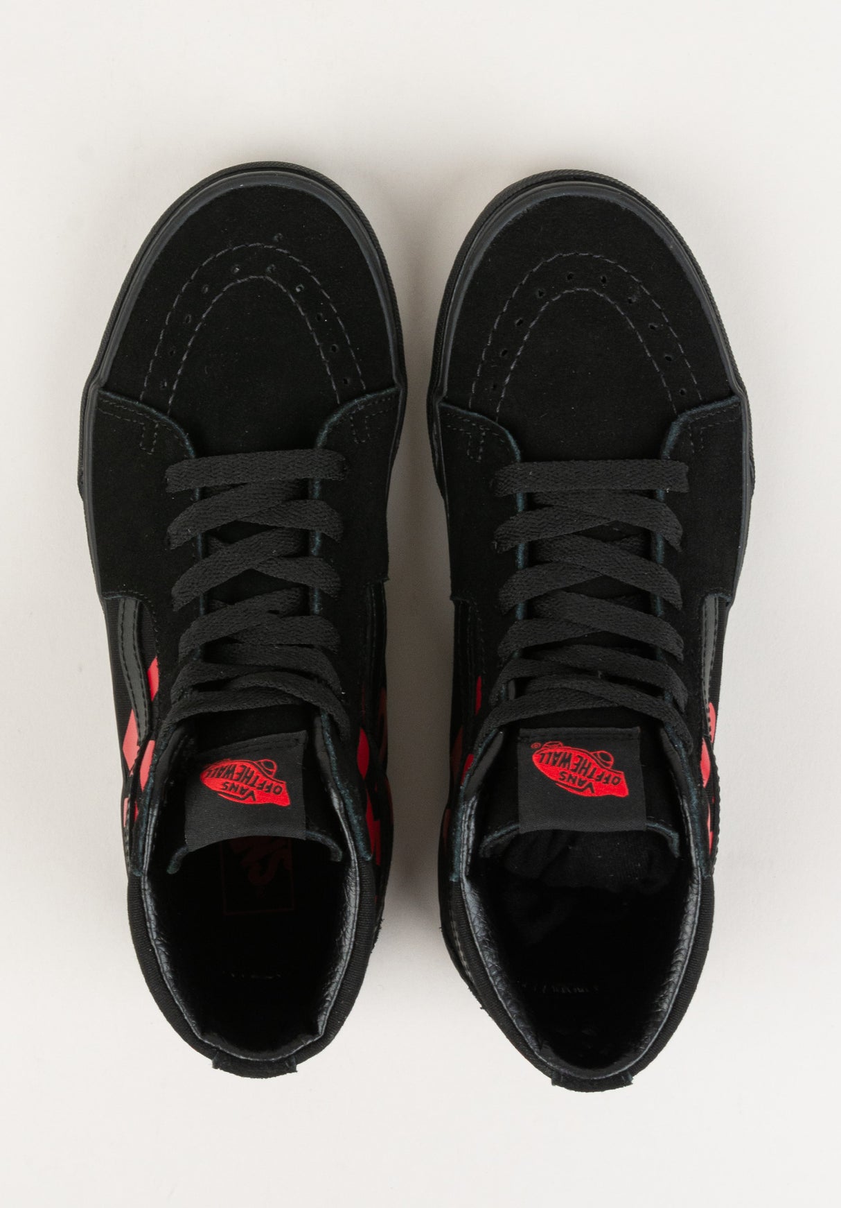 Sk8-Hi Kids logo-black-red Closeup2