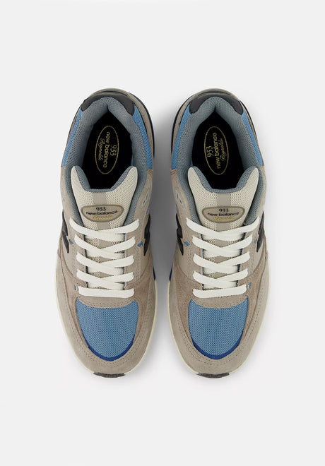 933 Andrew Reynolds mushroom Closeup1