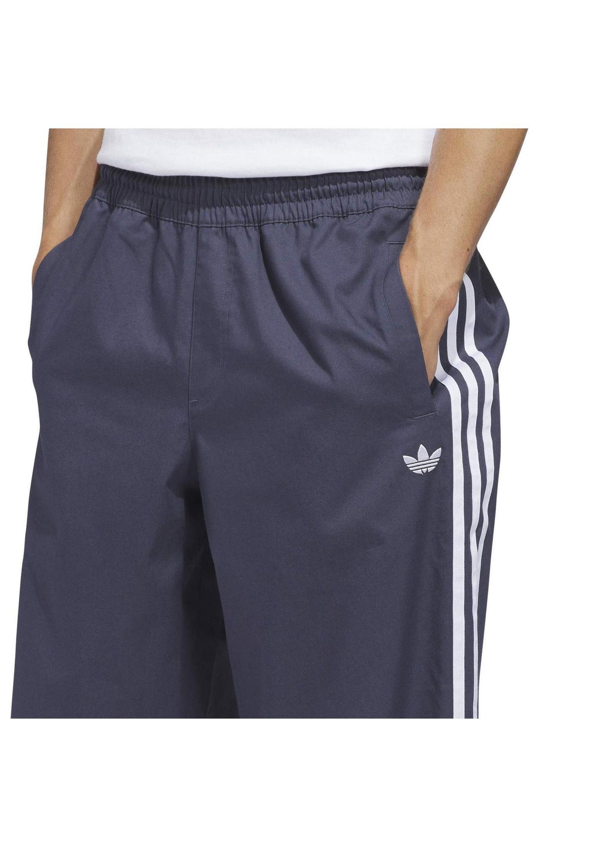 Superfire TK shanavy-white Closeup1