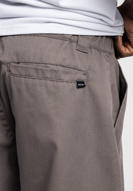 Chino Classic darkgrey Closeup2