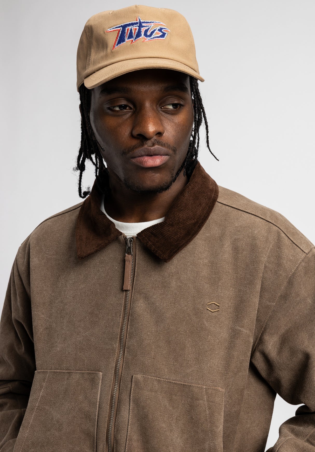 Adrik darkbrownwashed Closeup2