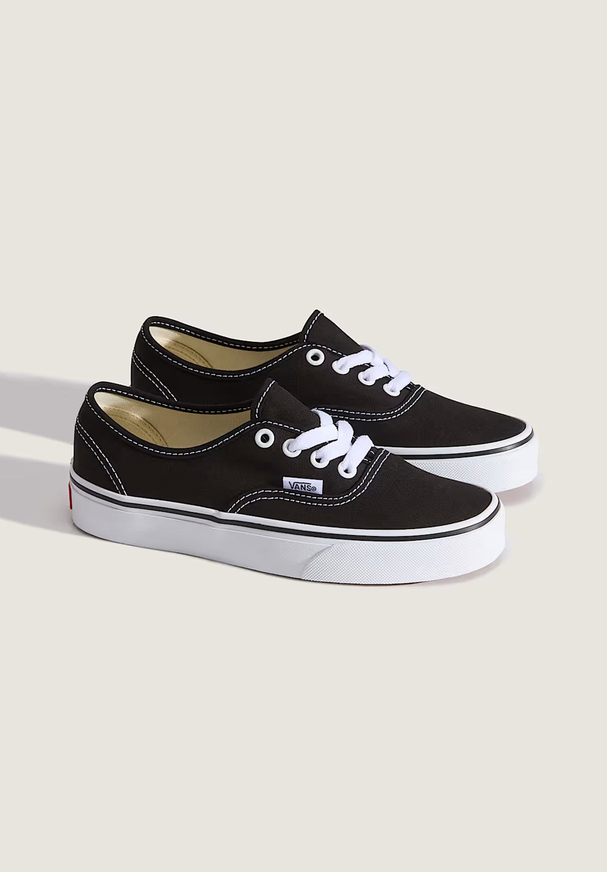 Authentic Kids black Closeup1