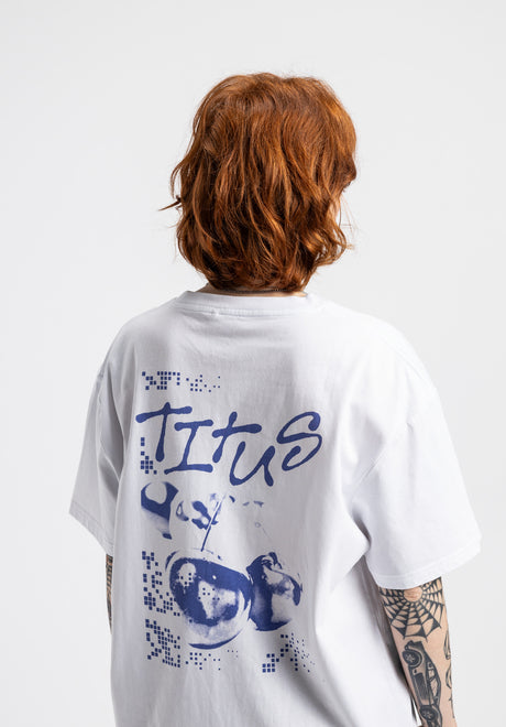 Cherries white Closeup1