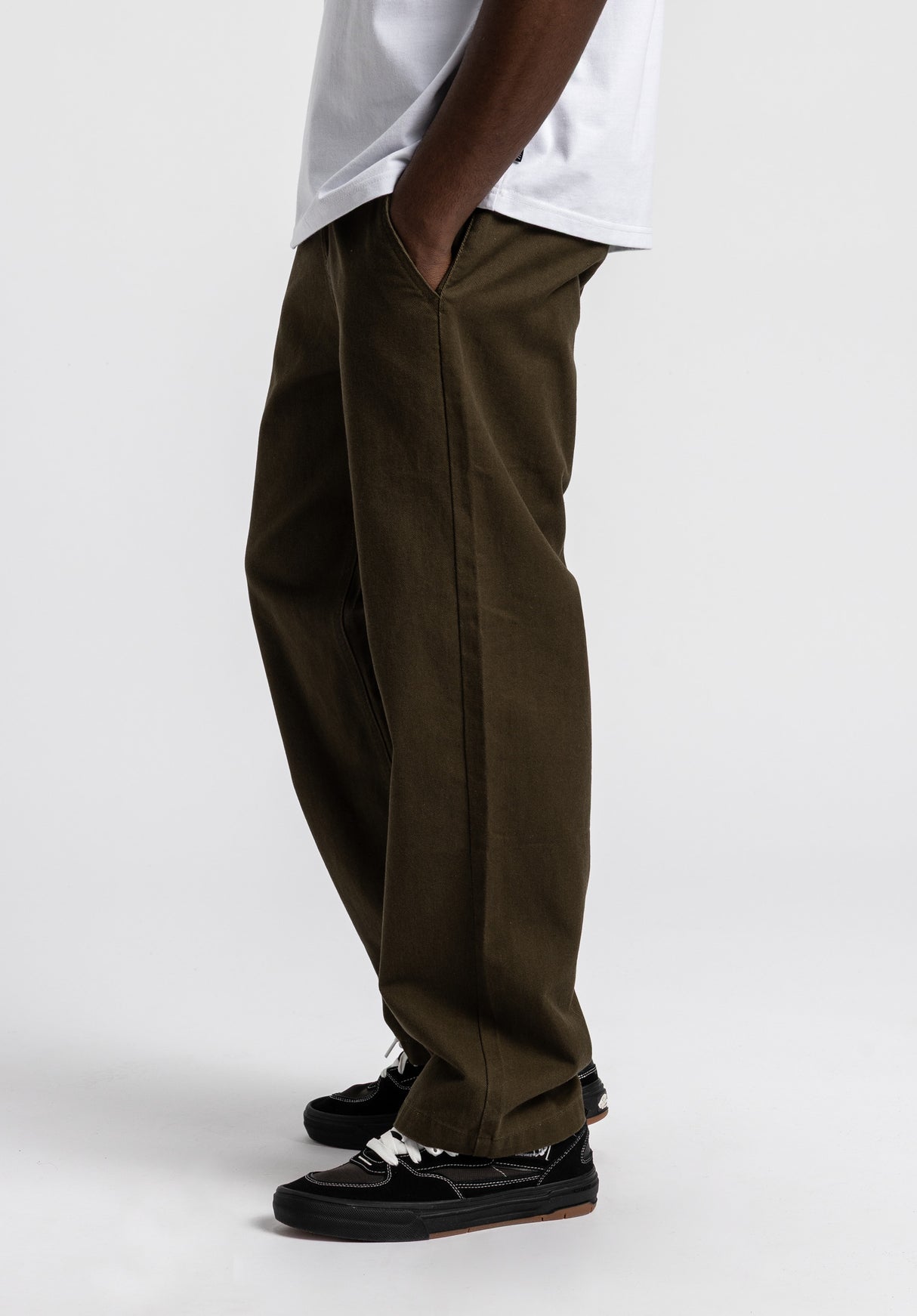 Regular Chino darkolive Rueckenansicht