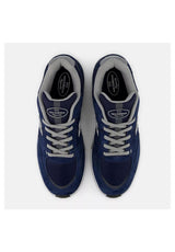 933 Andrew Reynolds navy-white Closeup2