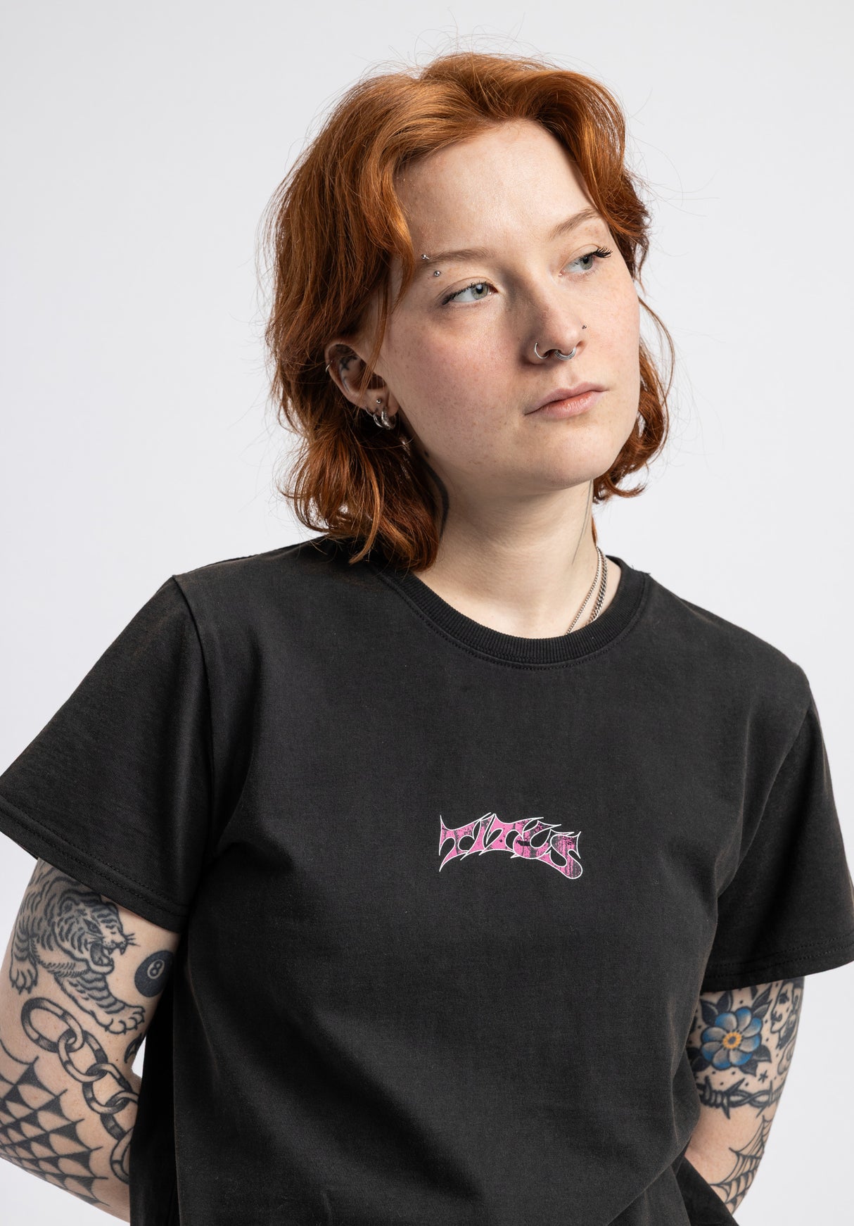 W Classic Logo blackfaded Rueckenansicht