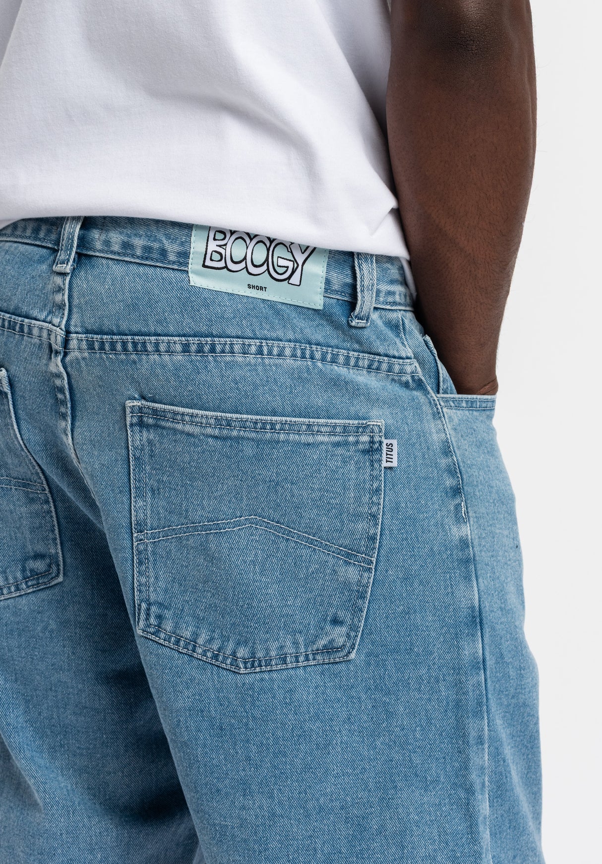 Boogy Short lightbluewashed Closeup2