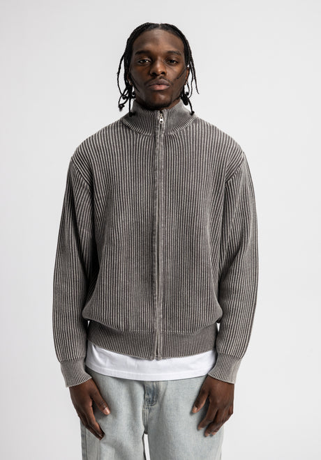 Matthew darkgrey Closeup1