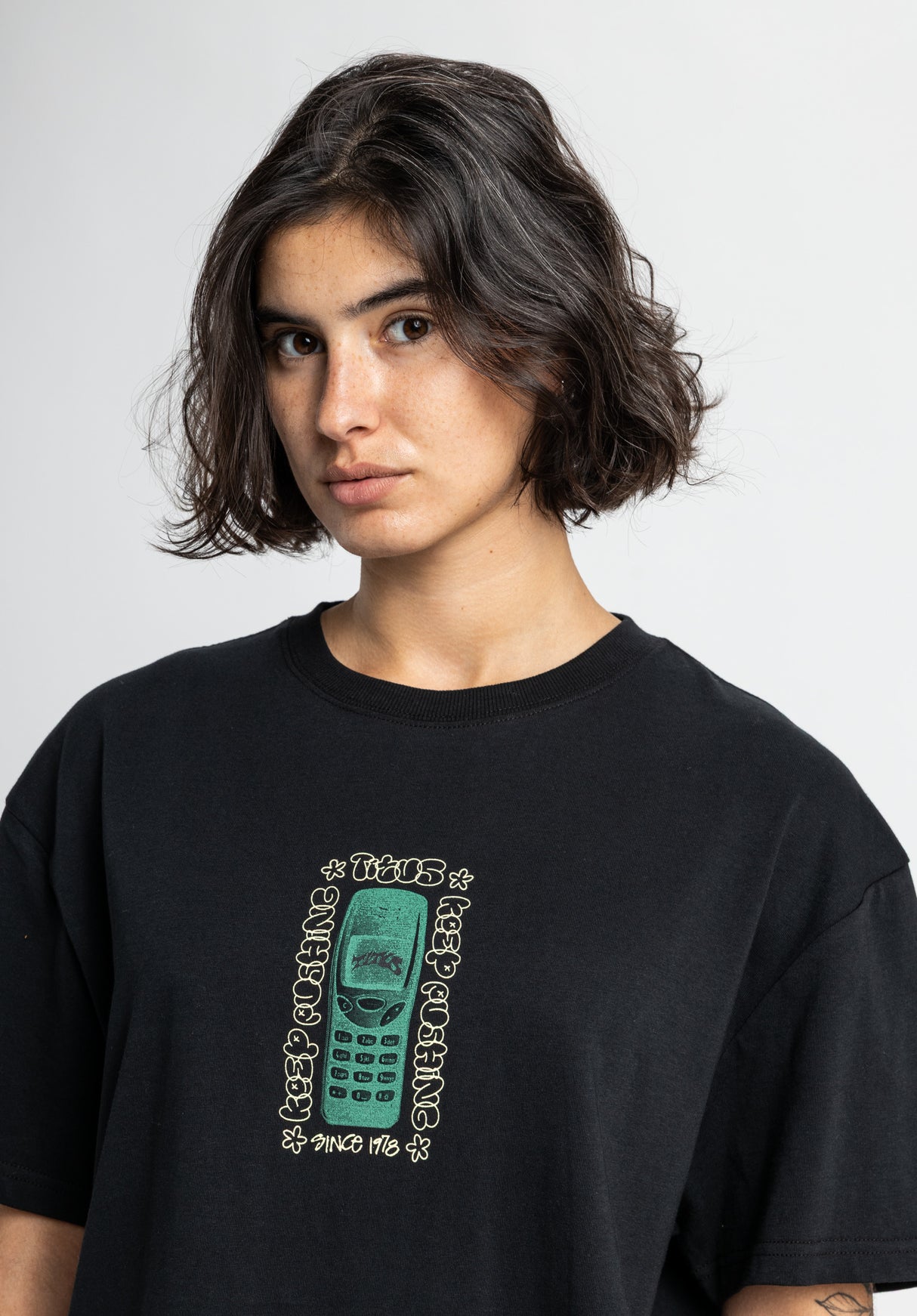 Manilo black Closeup1