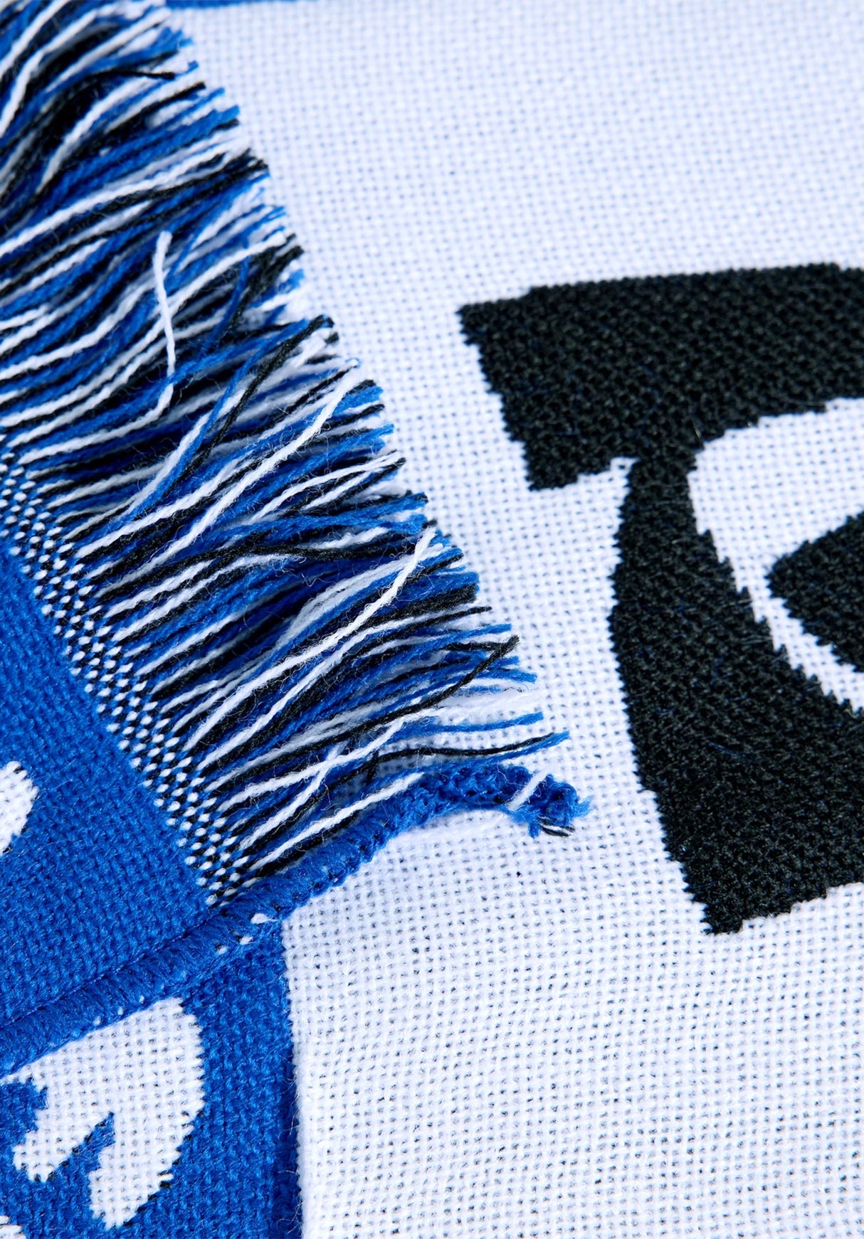 Football Scarf blue Closeup2