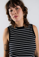 Azra black-striped Closeup1