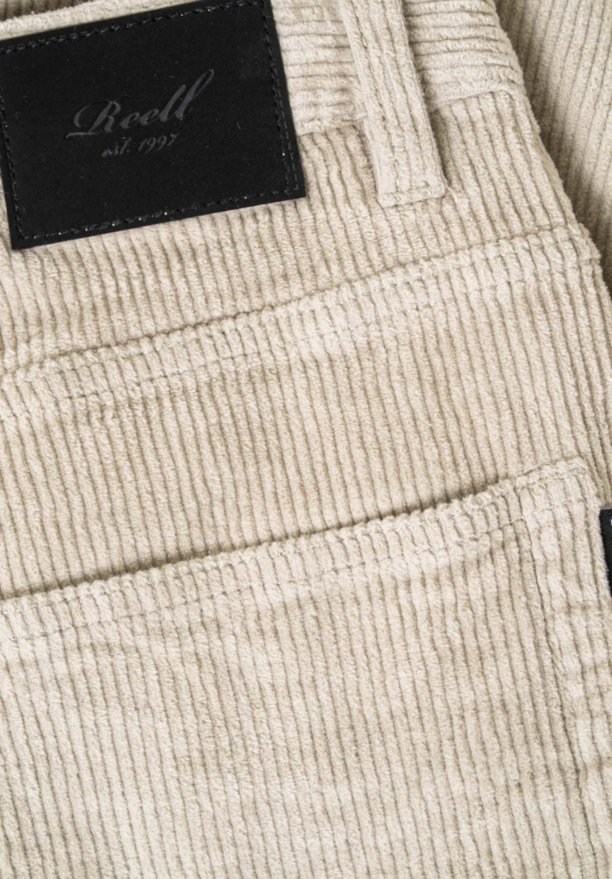 Belmont Baggy Short beige-cord Closeup1