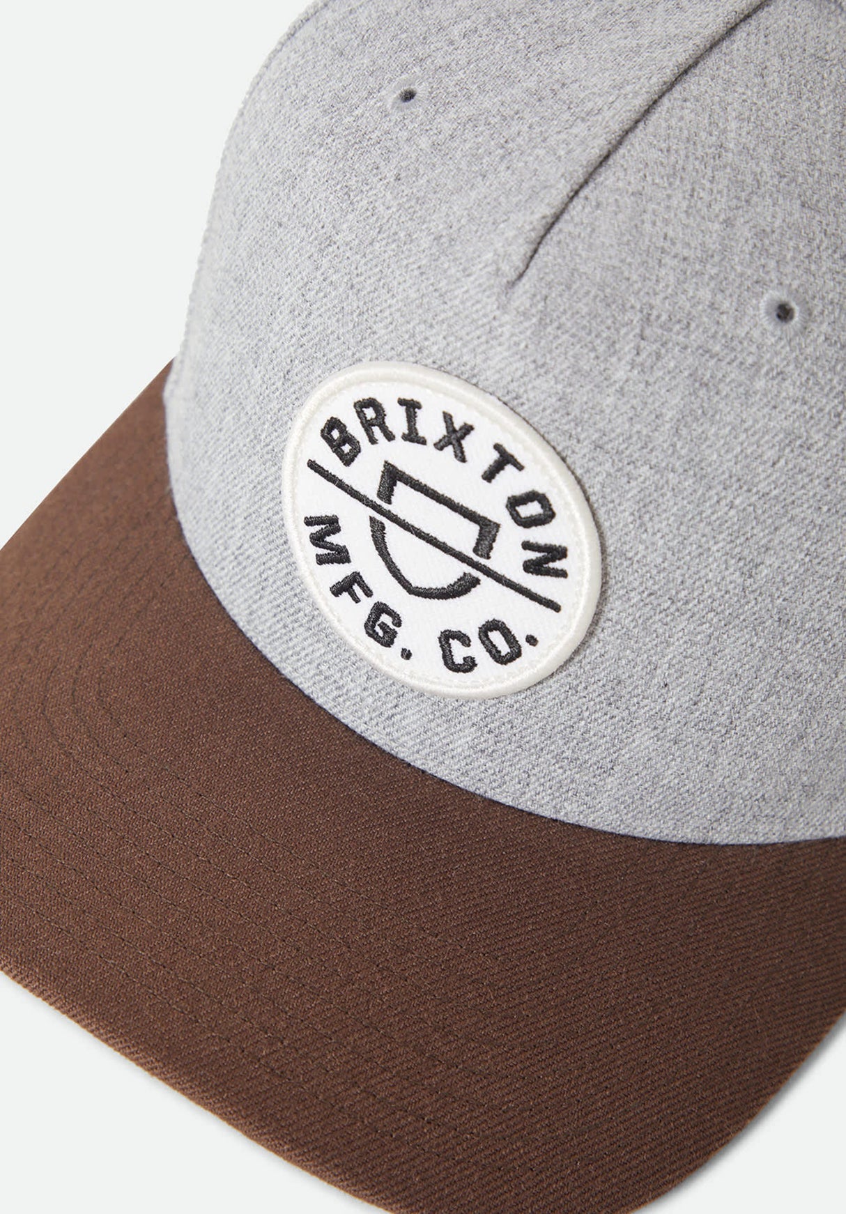 Crest C MP heathergrey-pineconebrown Closeup1