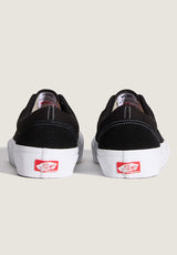 Skate Era black-white Closeup2