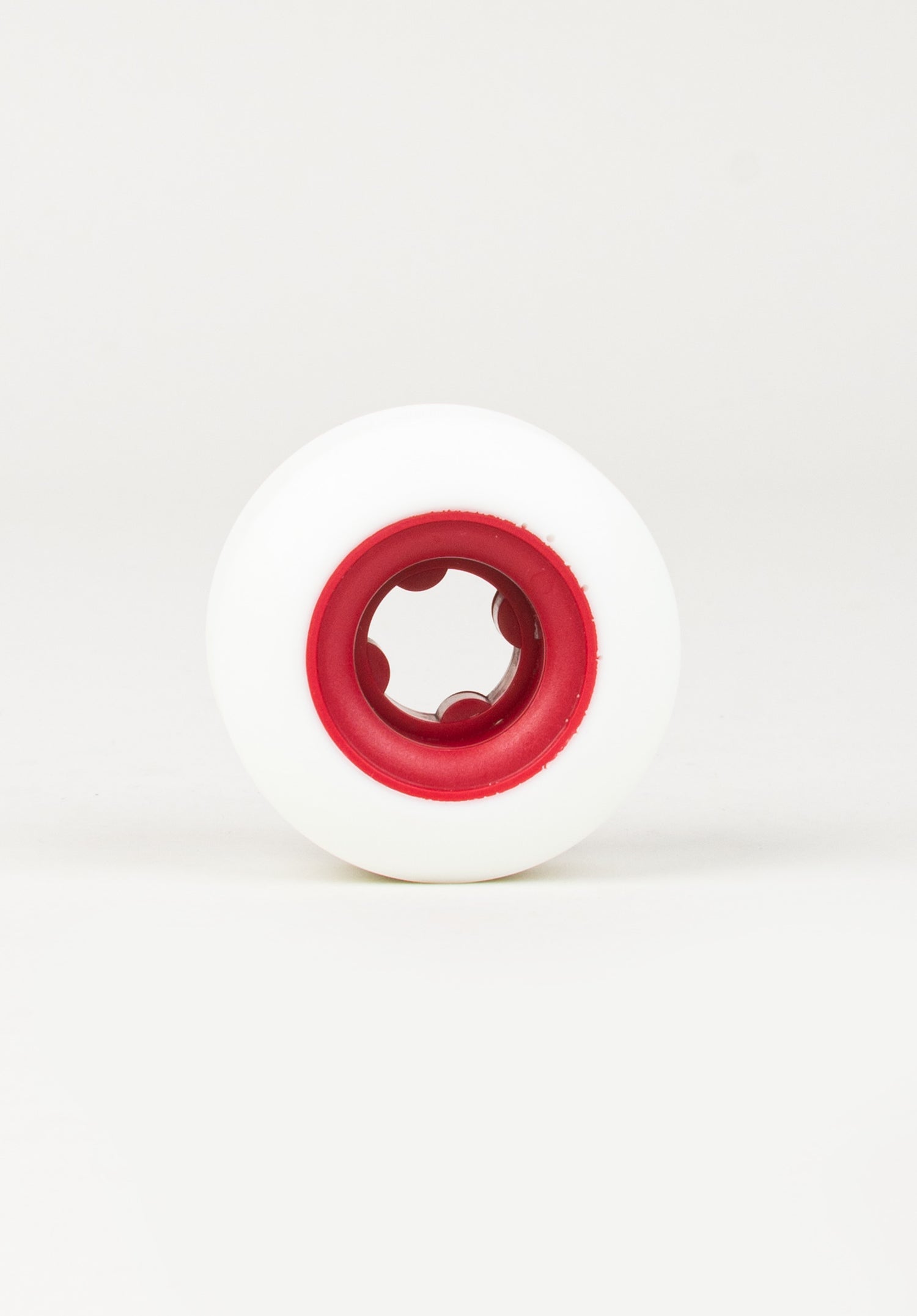 Desarmo Cores Round 99A white Closeup2 Zoom Image