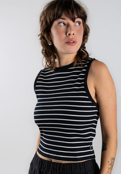 Azra black-striped Close-Up2