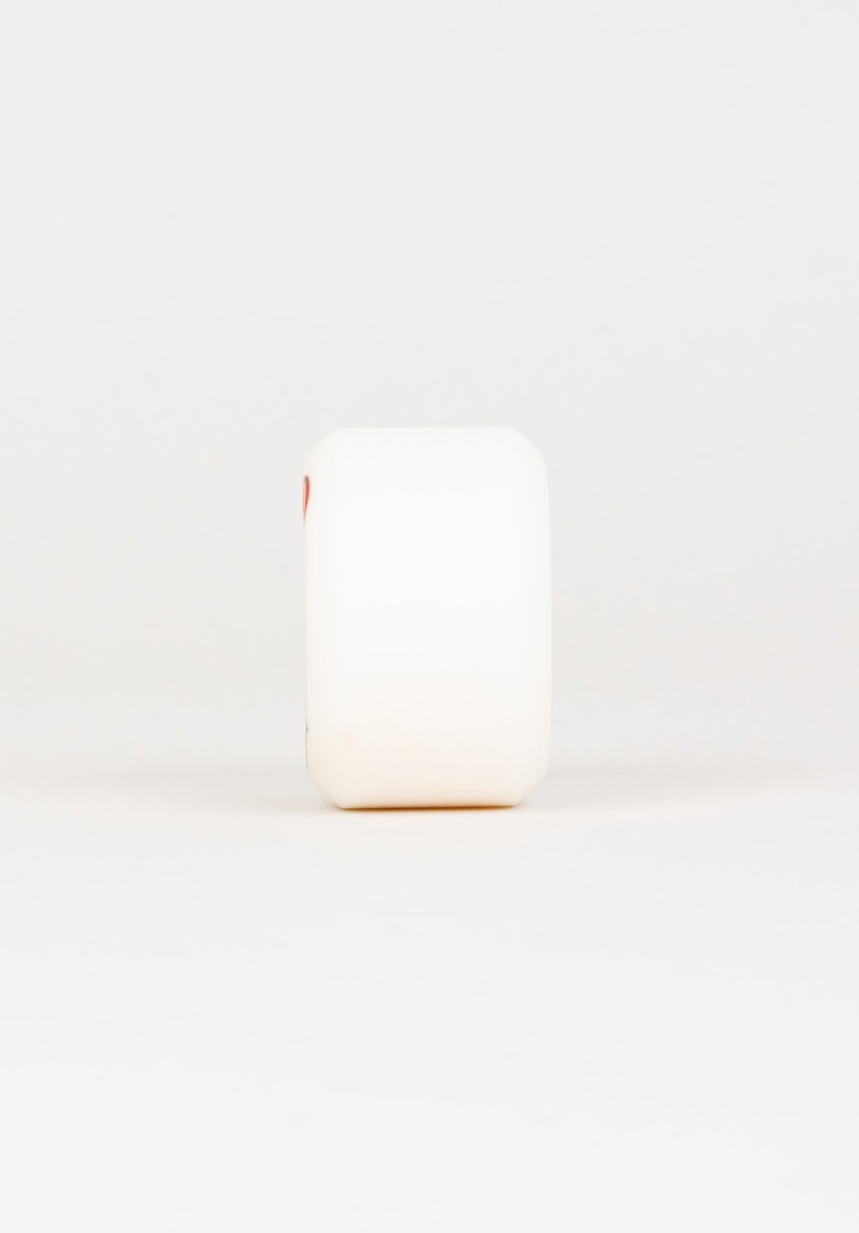 Nora Vasconcellos Balloons Elite Hardline 101A white Close-Up1