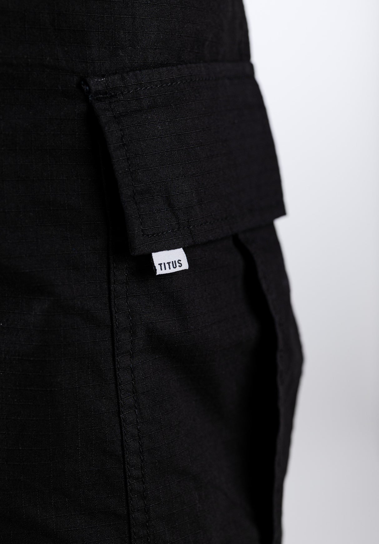 Cargo Classic black Close-Up2