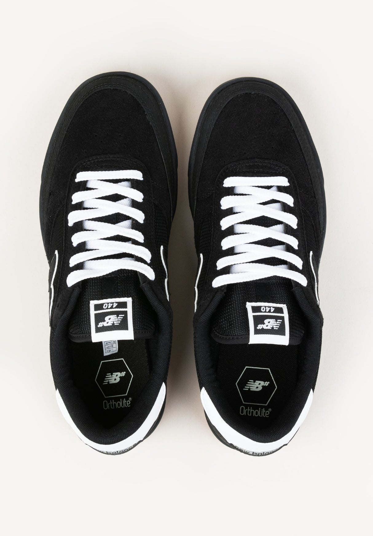 440 Low black Close-Up2