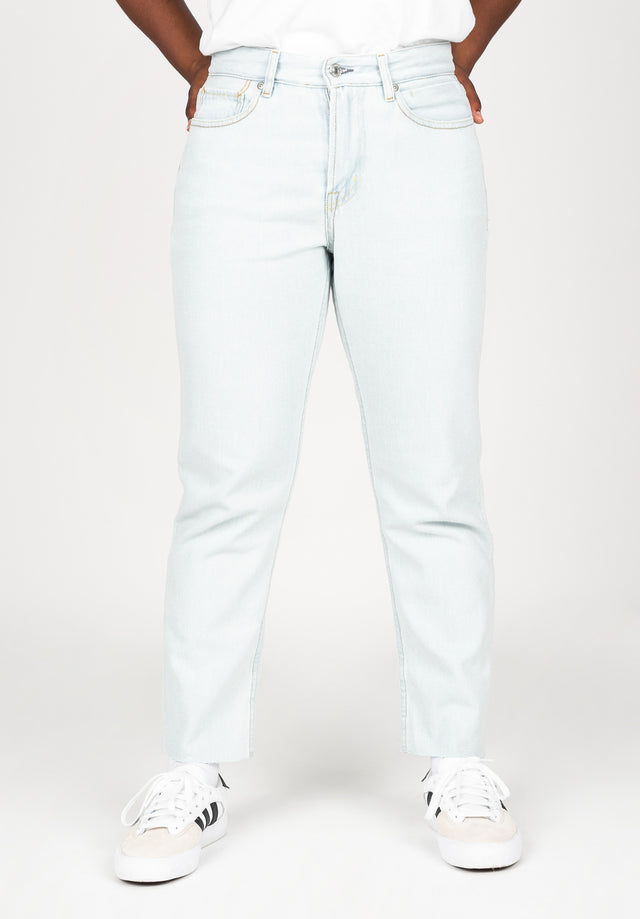 Vivien|1,64|28