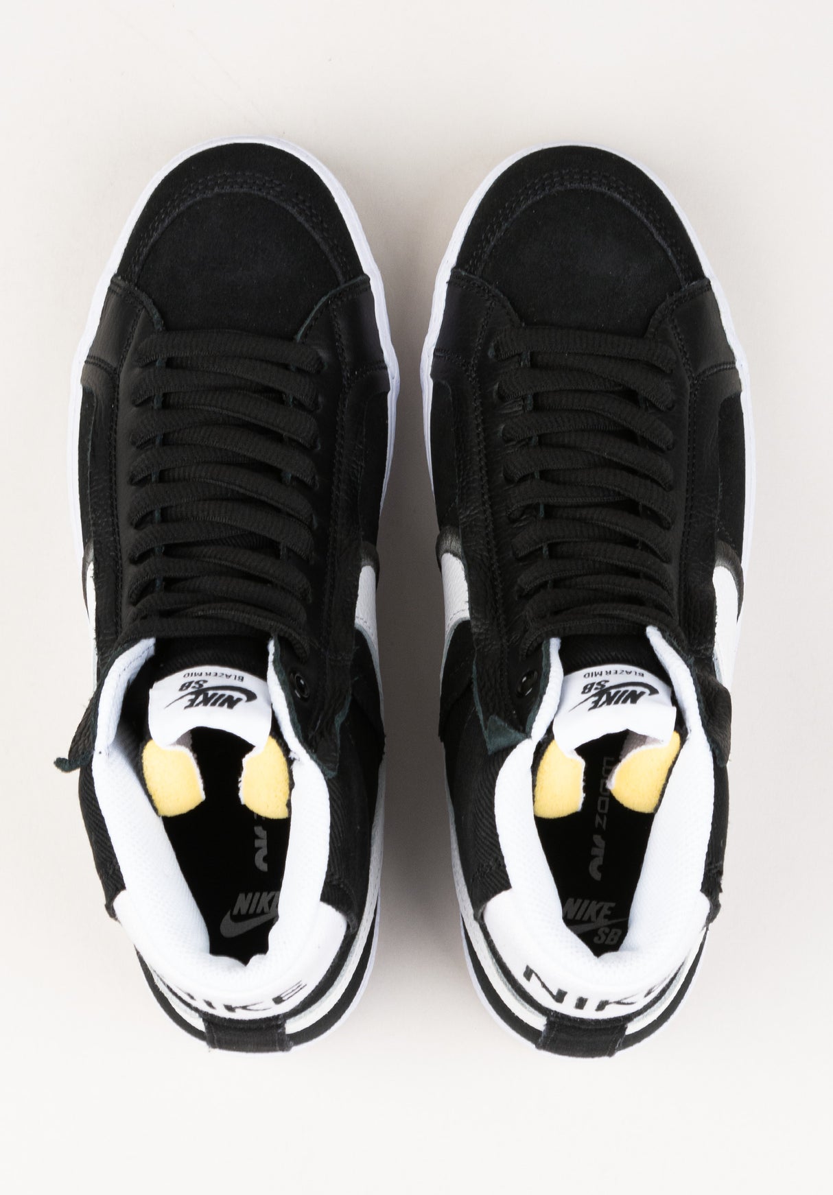 Zoom Blazer Mid PRM Plus black-white Closeup2