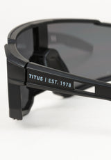 Barry matteblack-matteblack-black Close-Up1