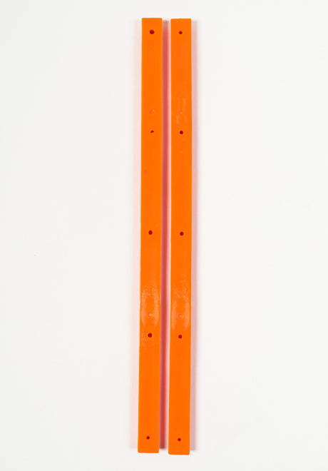 Rails orange Rückenansicht